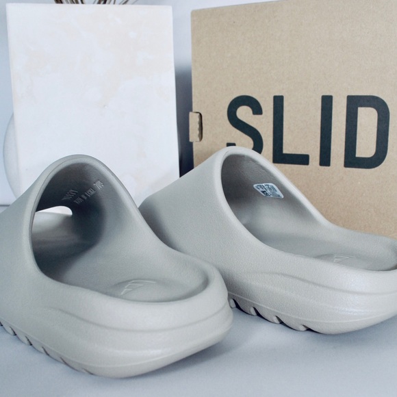 YEEZY Slide ‘Bone’ - Picture 4 of 4